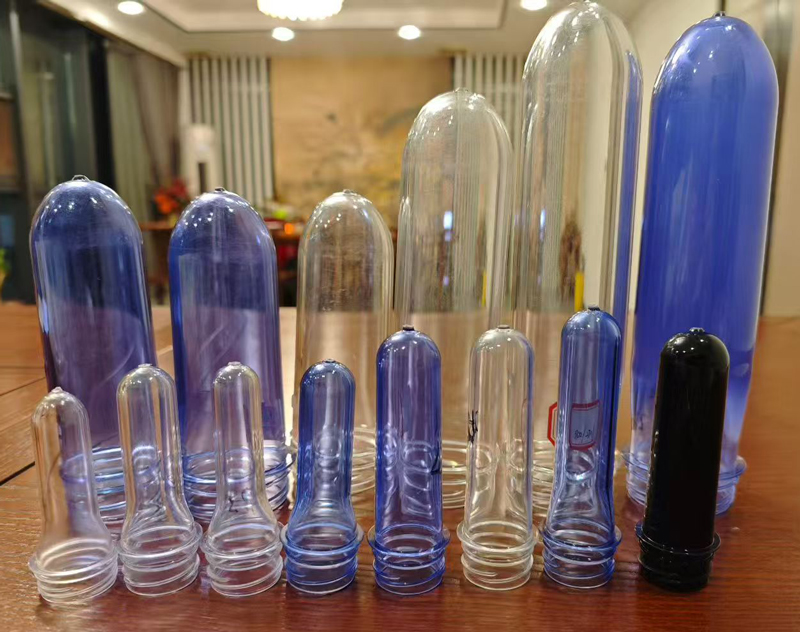 小瓶胚從11.9克到28克，大瓶胚從100克到350克，產(chǎn)品更加豐富